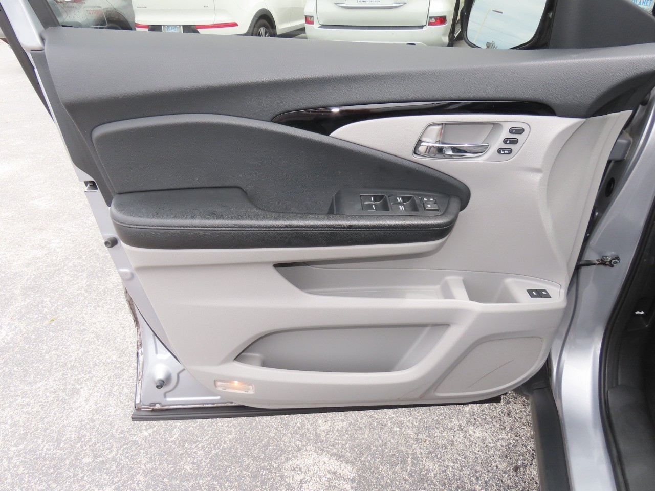 used 2017 Honda Pilot car, priced at $17,999