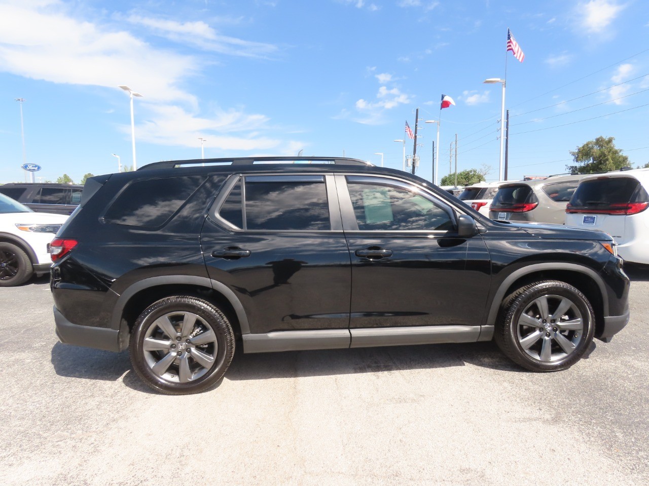 2023 Honda Pilot photo 10 of 33