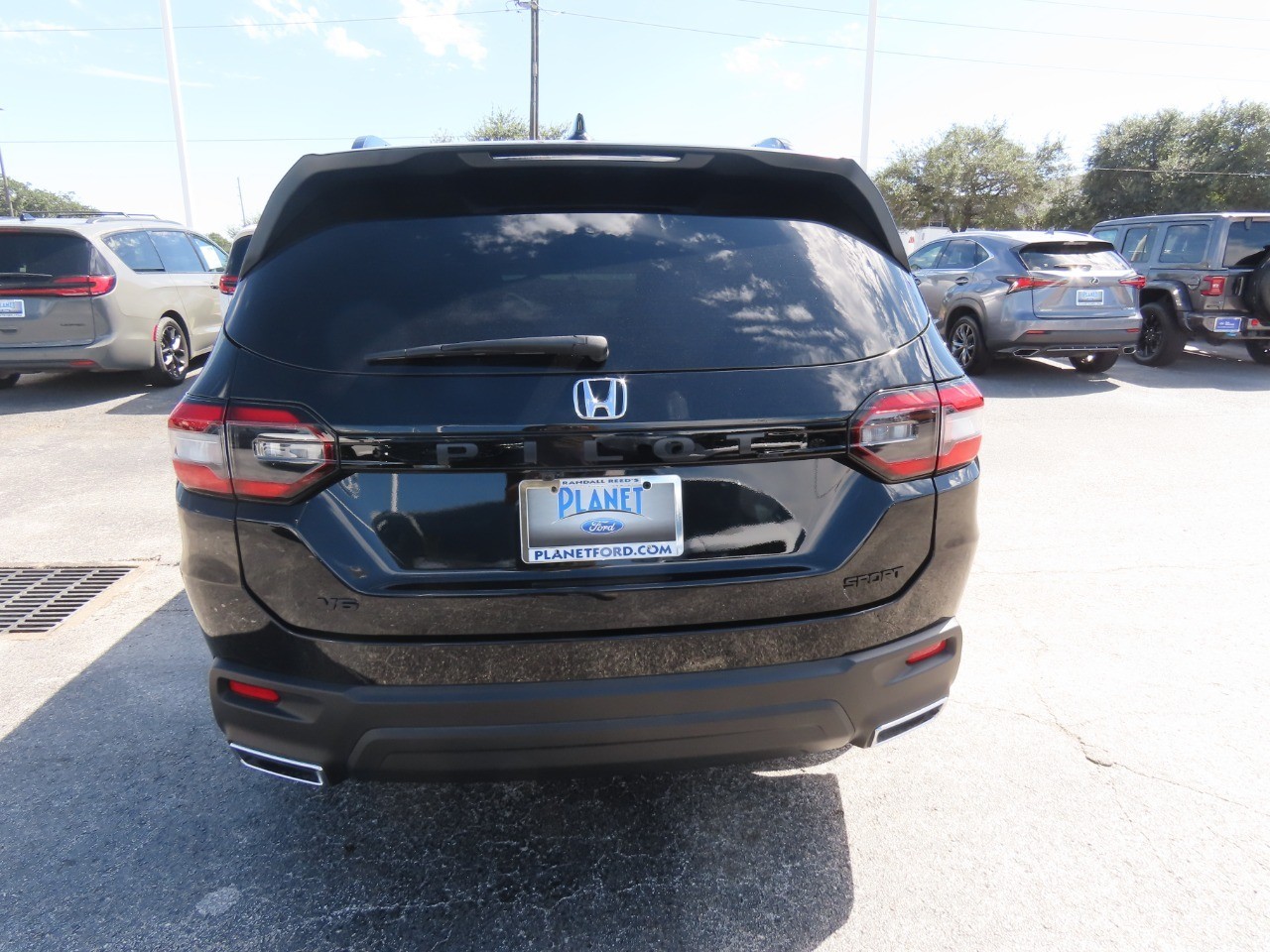 2023 Honda Pilot photo 13 of 33