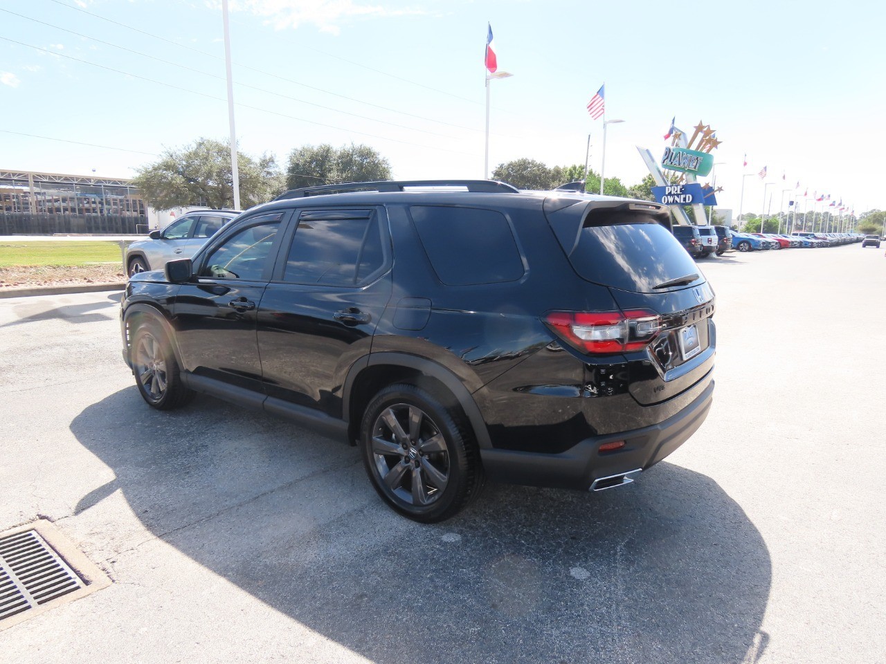 2023 Honda Pilot photo 16 of 33