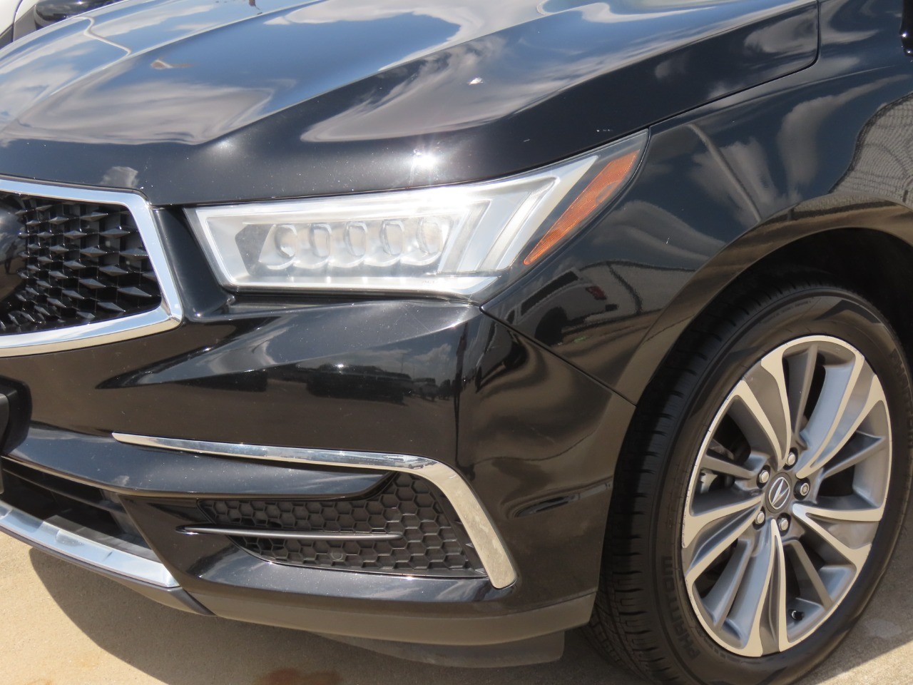 2017 Acura MDX photo 3 of 15