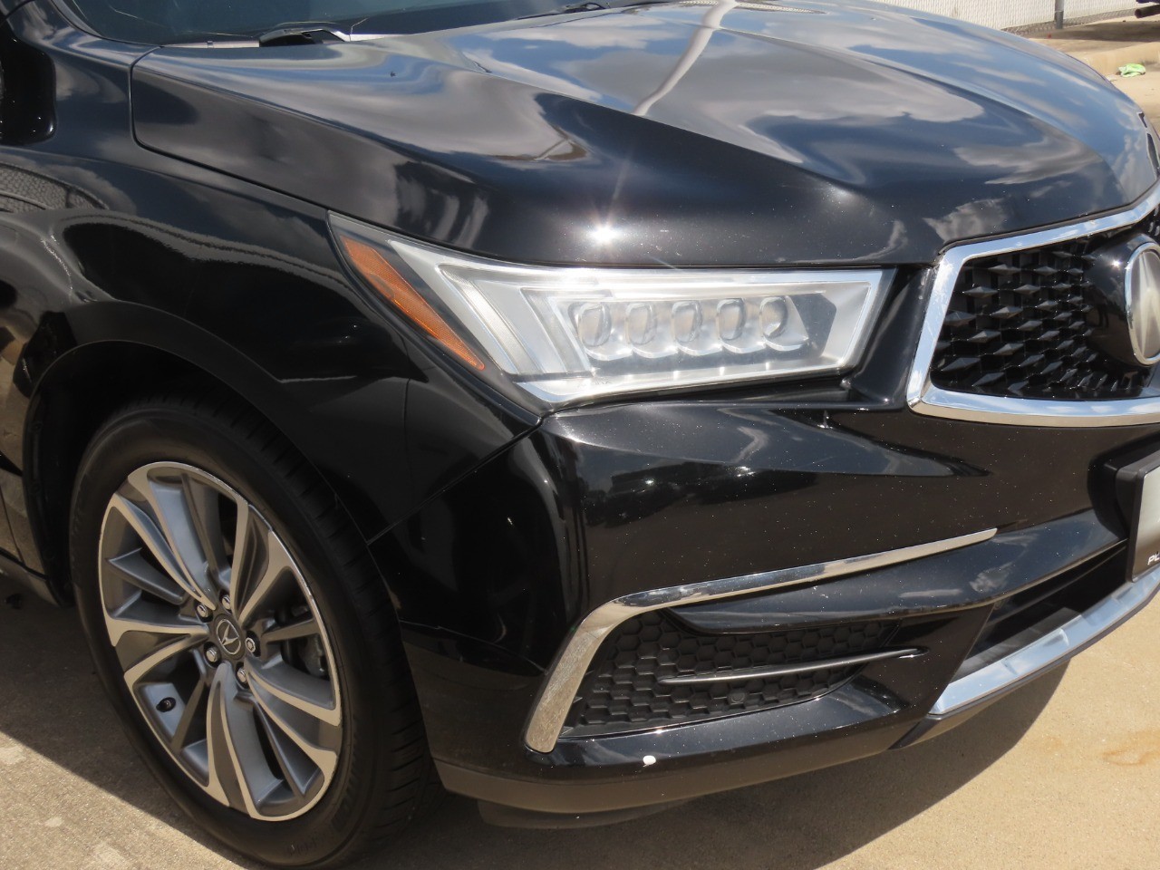 2017 Acura MDX photo 6 of 15