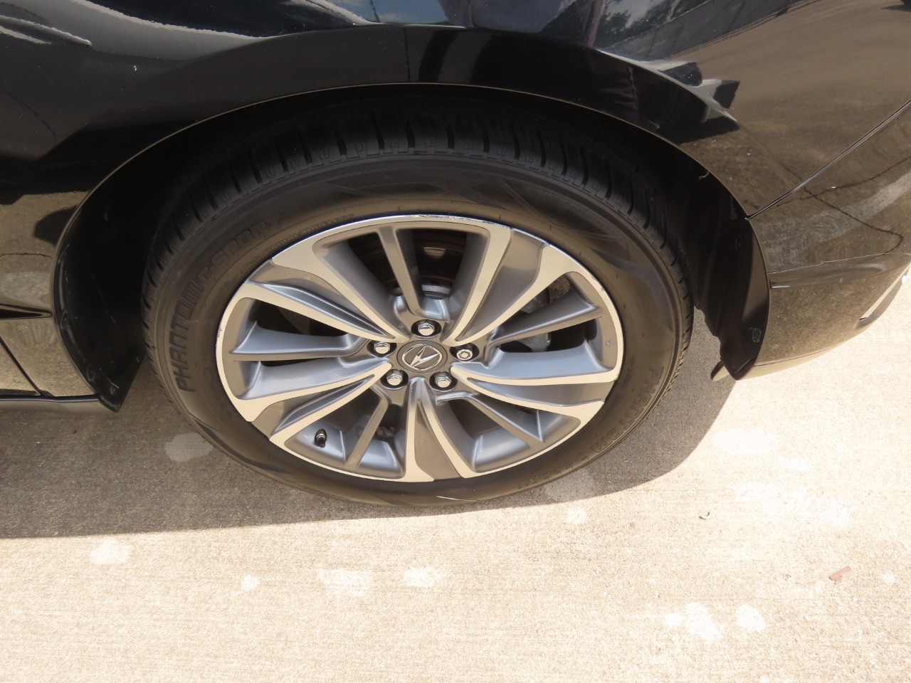 2017 Acura MDX photo 9 of 15