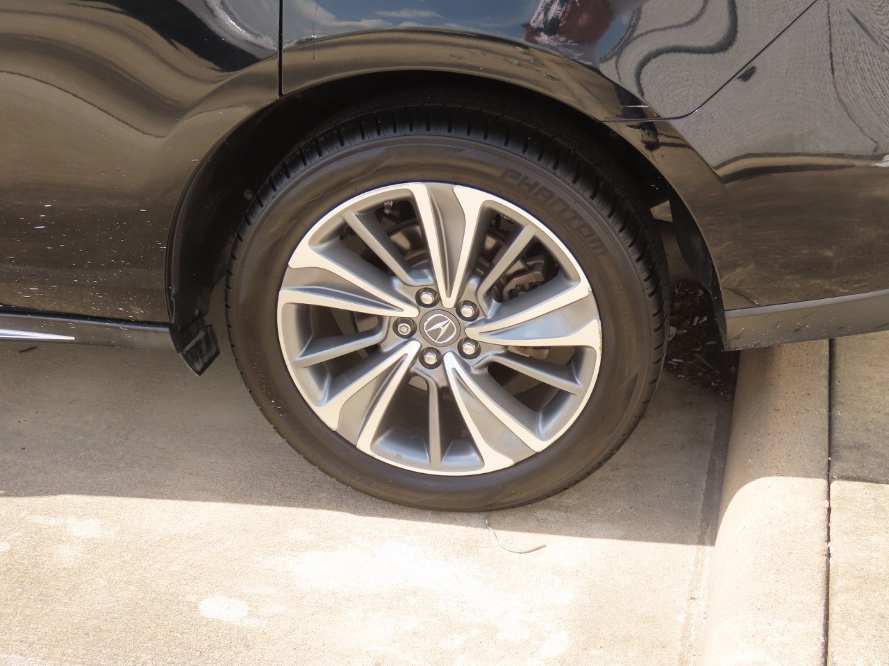 2017 Acura MDX photo 15 of 15