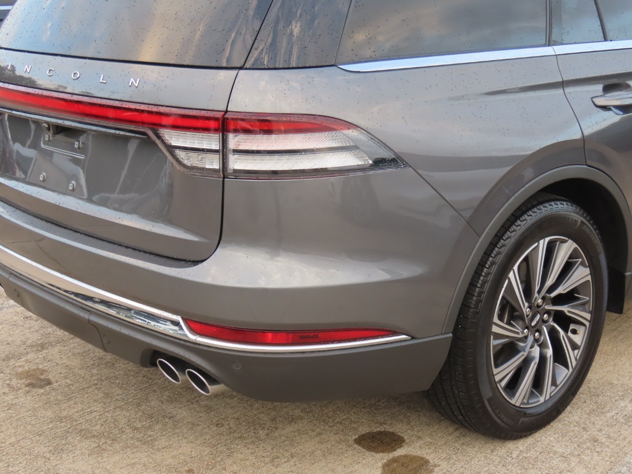 2025 Lincoln Aviator photo 11 of 34