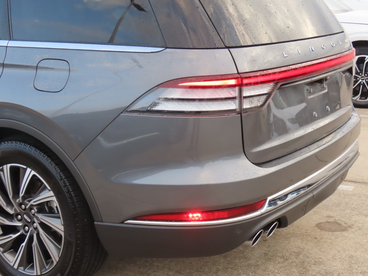 2025 Lincoln Aviator photo 15 of 34