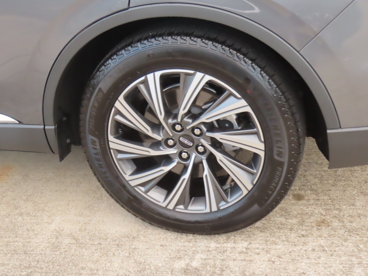 2025 Lincoln Aviator photo 17 of 34