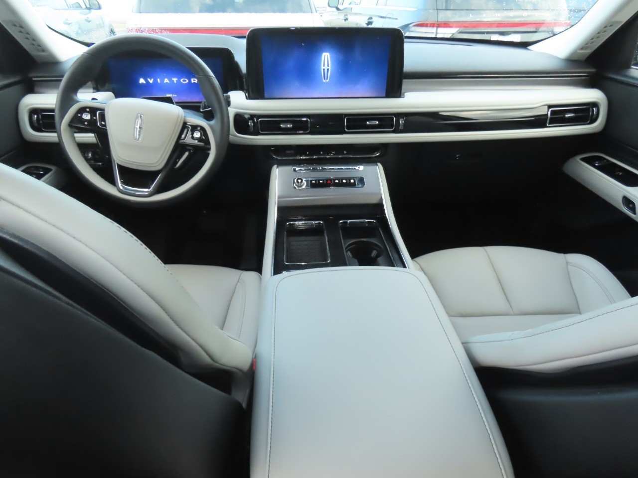 2025 Lincoln Aviator photo 25 of 34