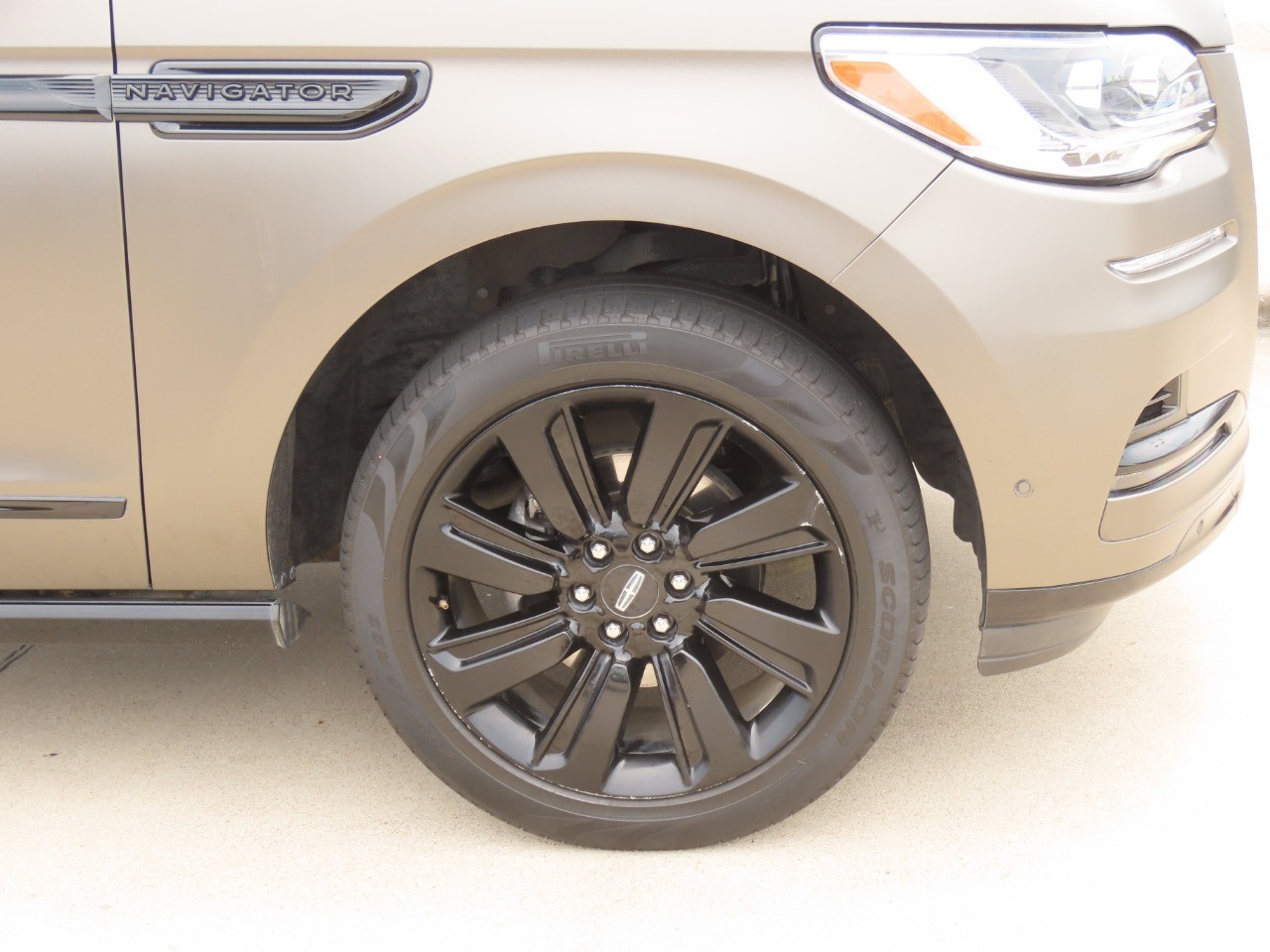 2023 Lincoln Navigator L Reserve - 8