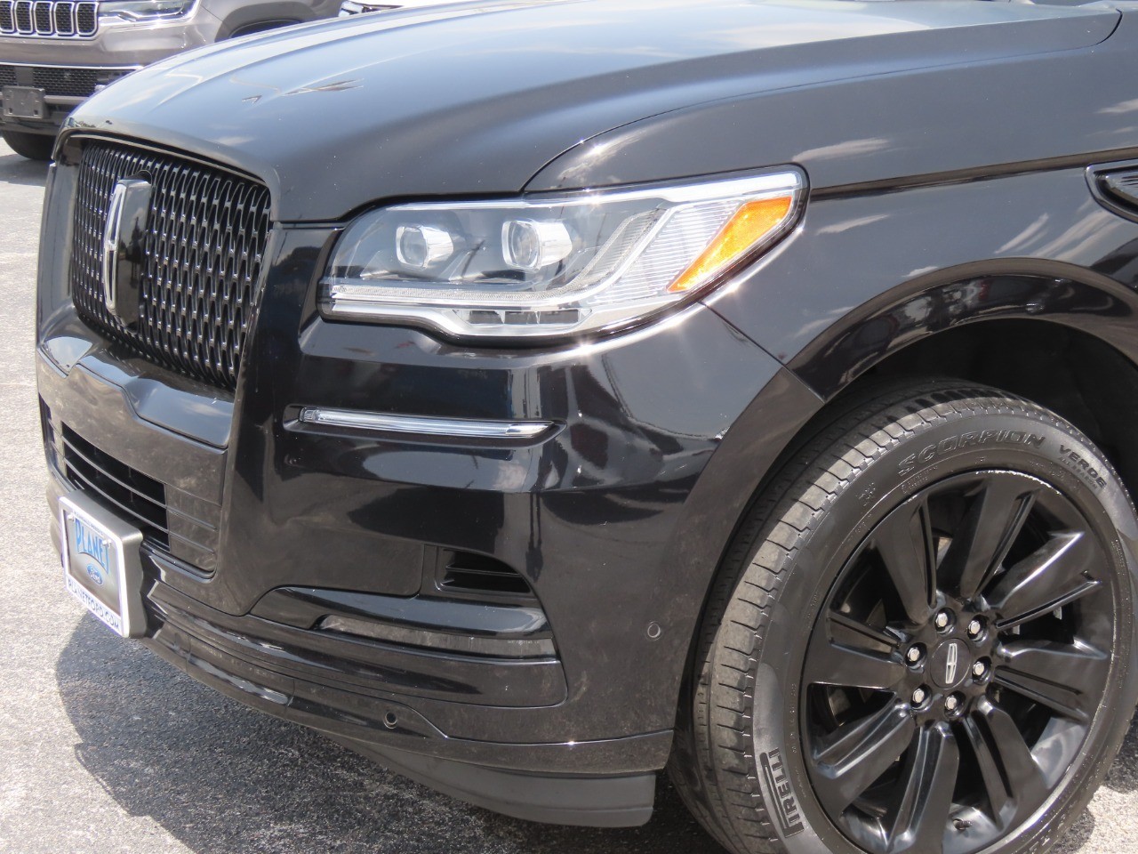 2022 Lincoln Navigator L Reserve Infinite Black Metallic Clearcoat at Planet Ford