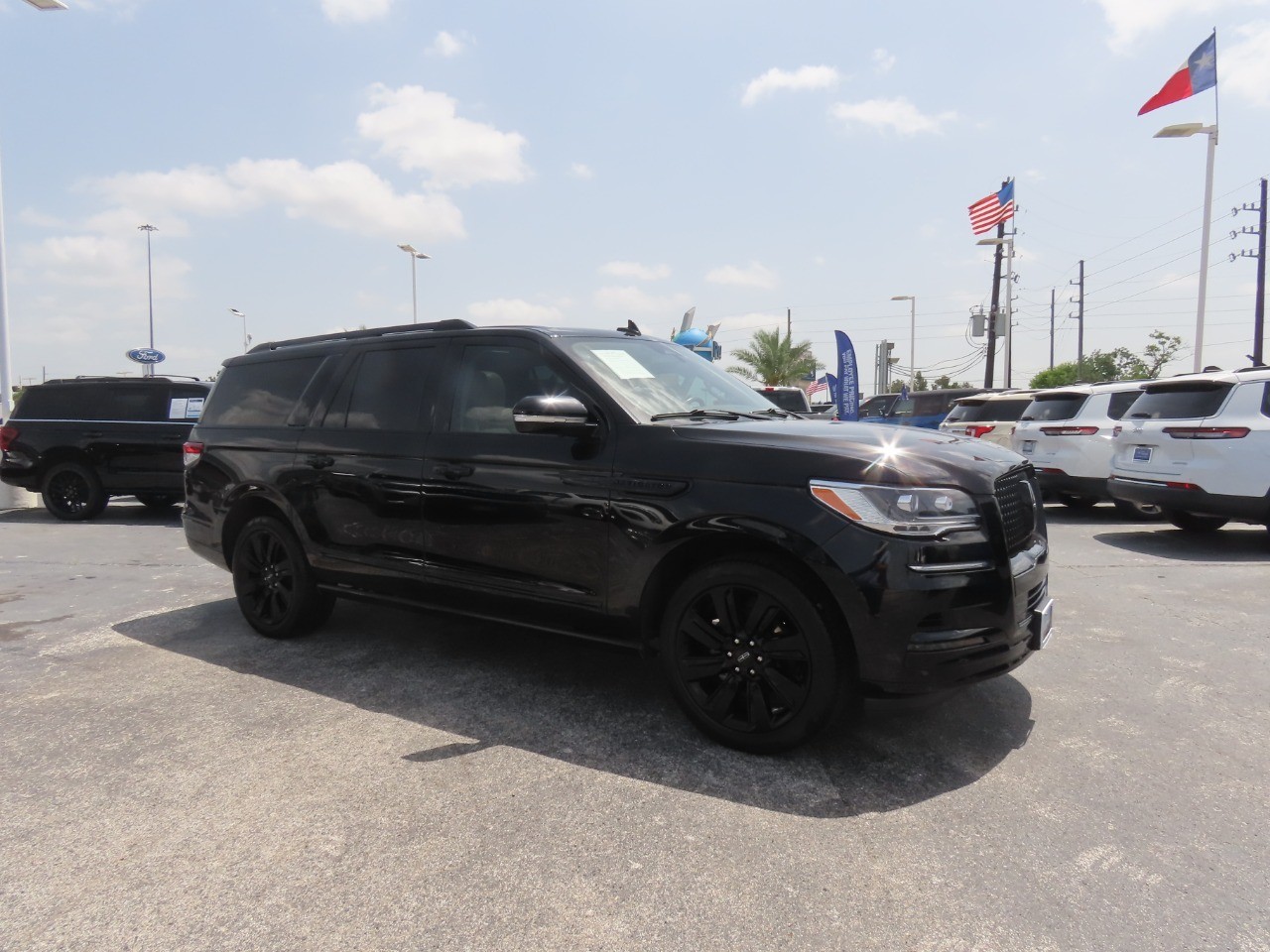 2022 Lincoln Navigator L Reserve Infinite Black Metallic Clearcoat at Planet Ford