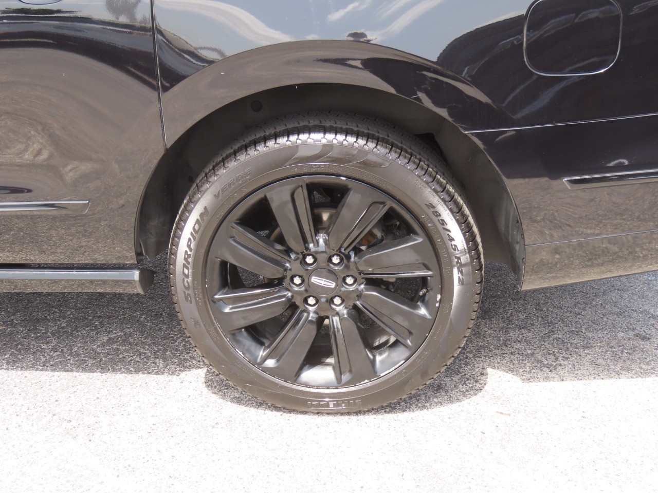 2022 Lincoln Navigator L Reserve Infinite Black Metallic Clearcoat at Planet Ford