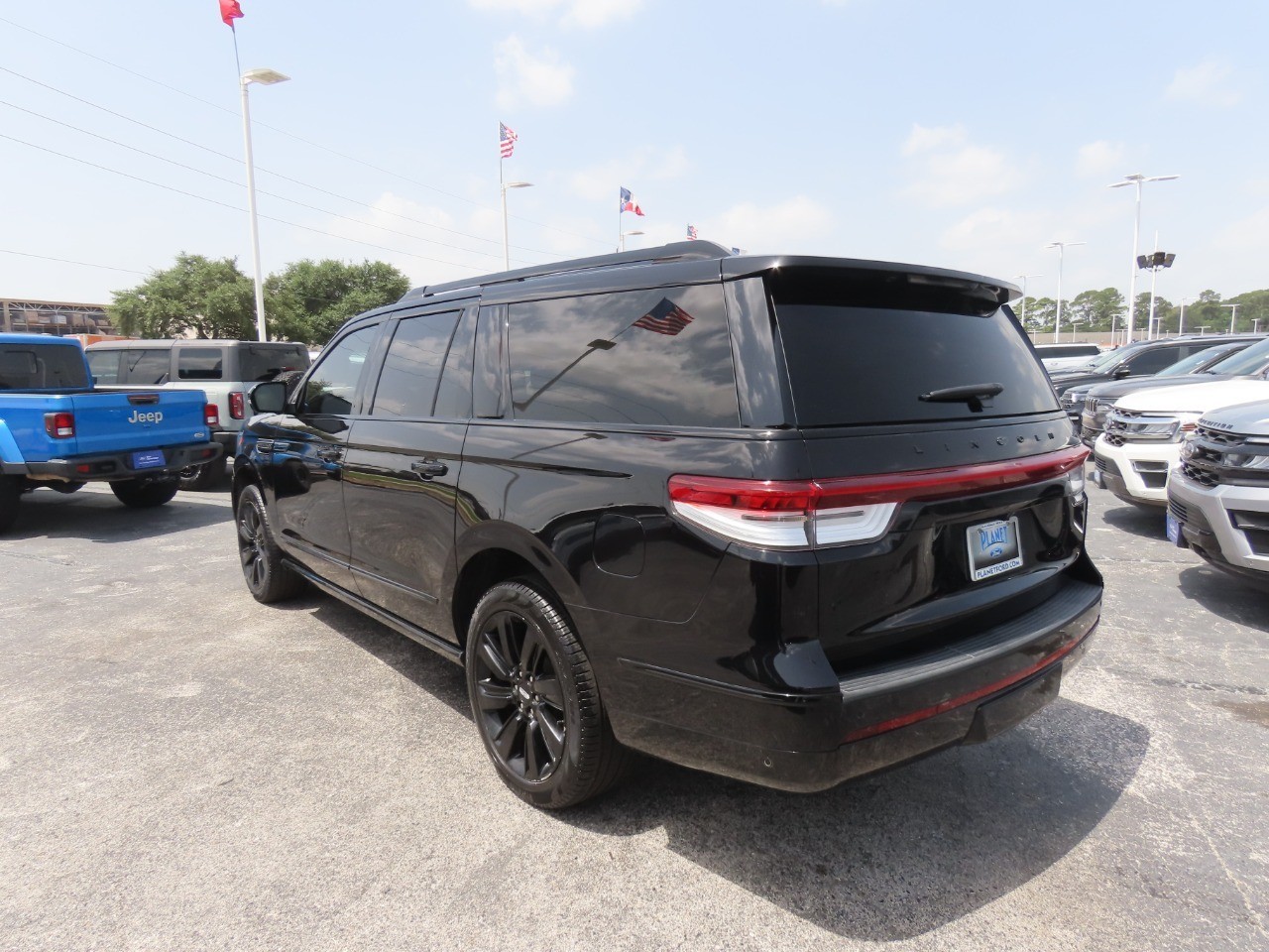 2022 Lincoln Navigator L Reserve Infinite Black Metallic Clearcoat at Planet Ford