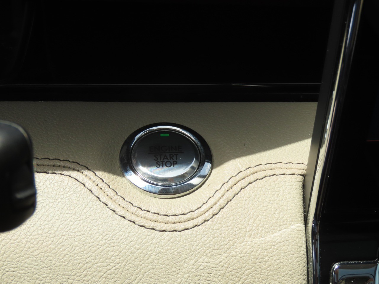 2022 Lincoln Navigator L Reserve Infinite Black Metallic Clearcoat at Planet Ford
