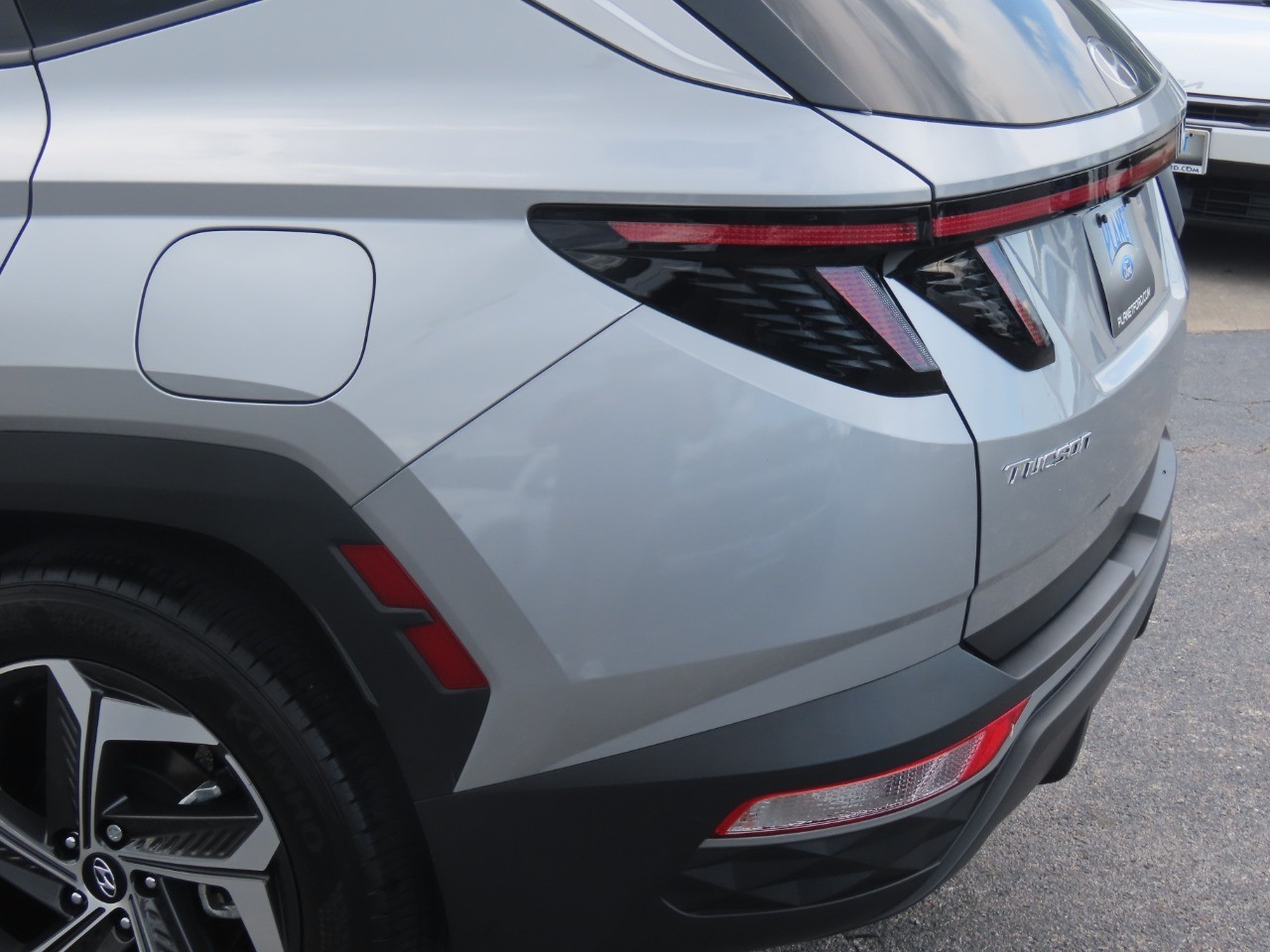 2024 Hyundai Tucson photo 16 of 33