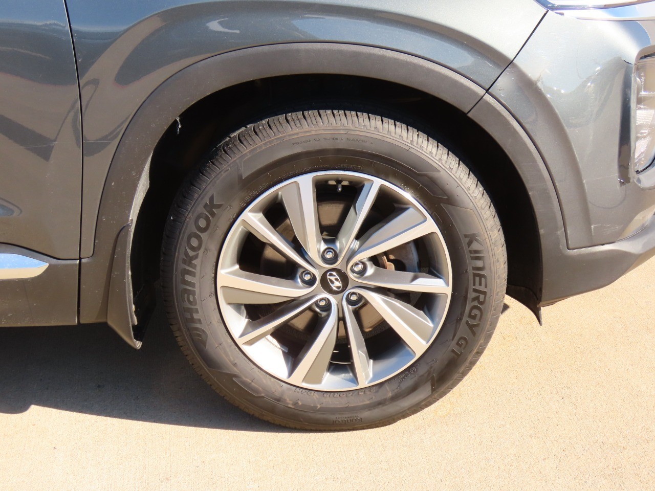 2020 Hyundai Santa Fe SEL - 8