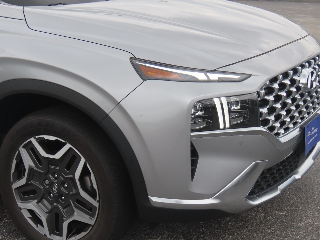 2023 Hyundai Santa Fe Limited - 4