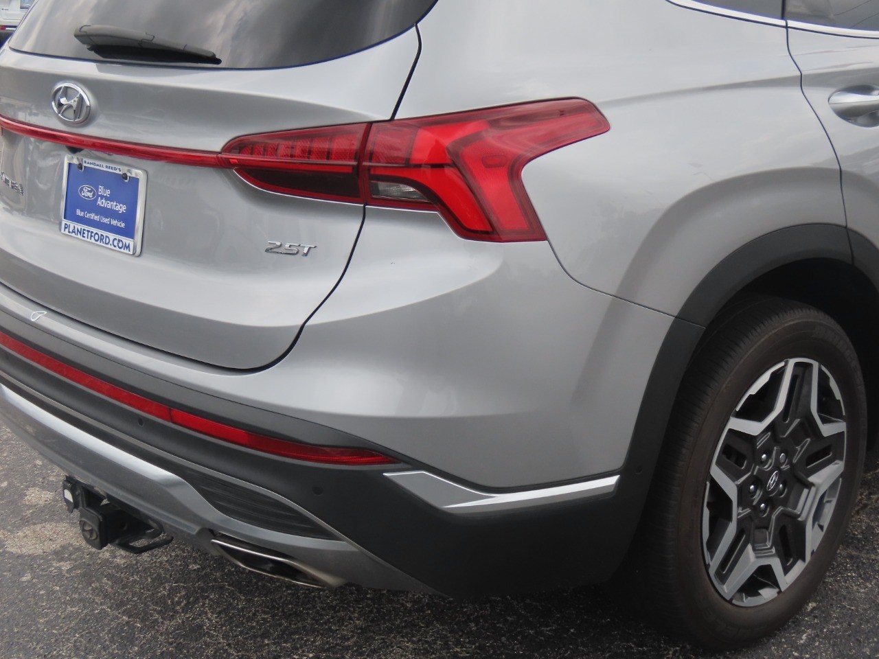 2023 Hyundai Santa Fe Limited - 9