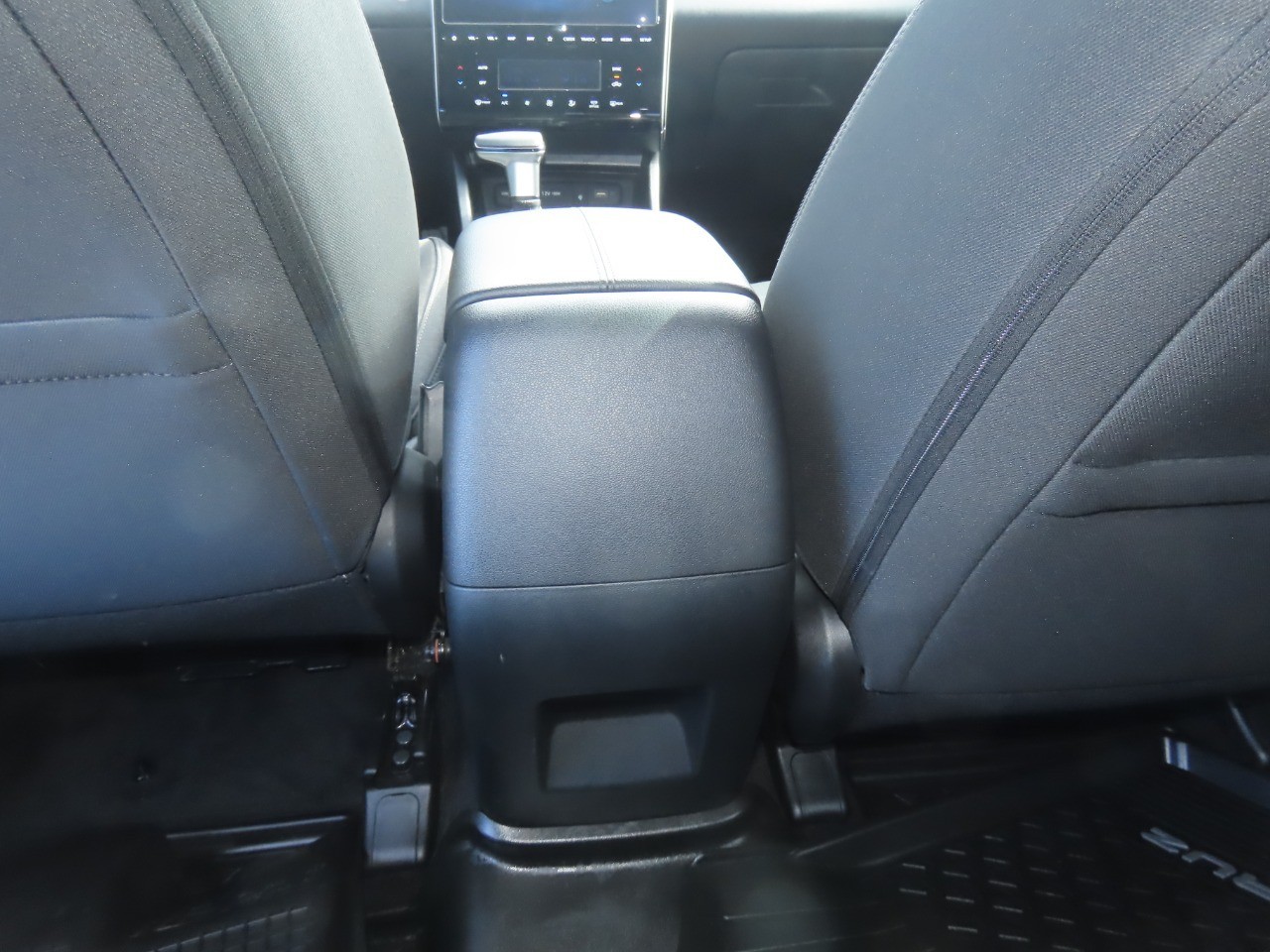 2024 Hyundai Santa Cruz photo 17 of 28