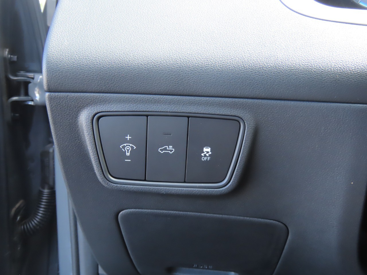 2024 Hyundai Santa Cruz photo 22 of 28
