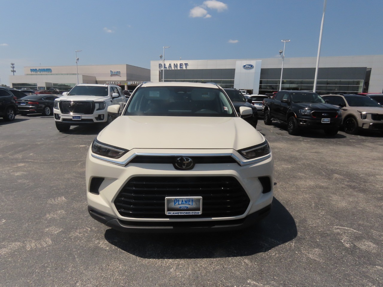 2024 Toyota Grand Highlander photo 5 of 34