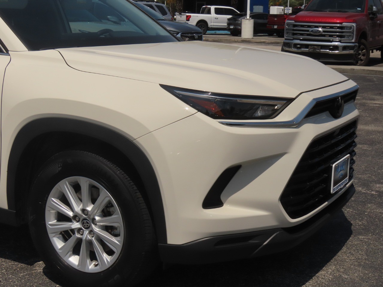 2024 Toyota Grand Highlander photo 6 of 34