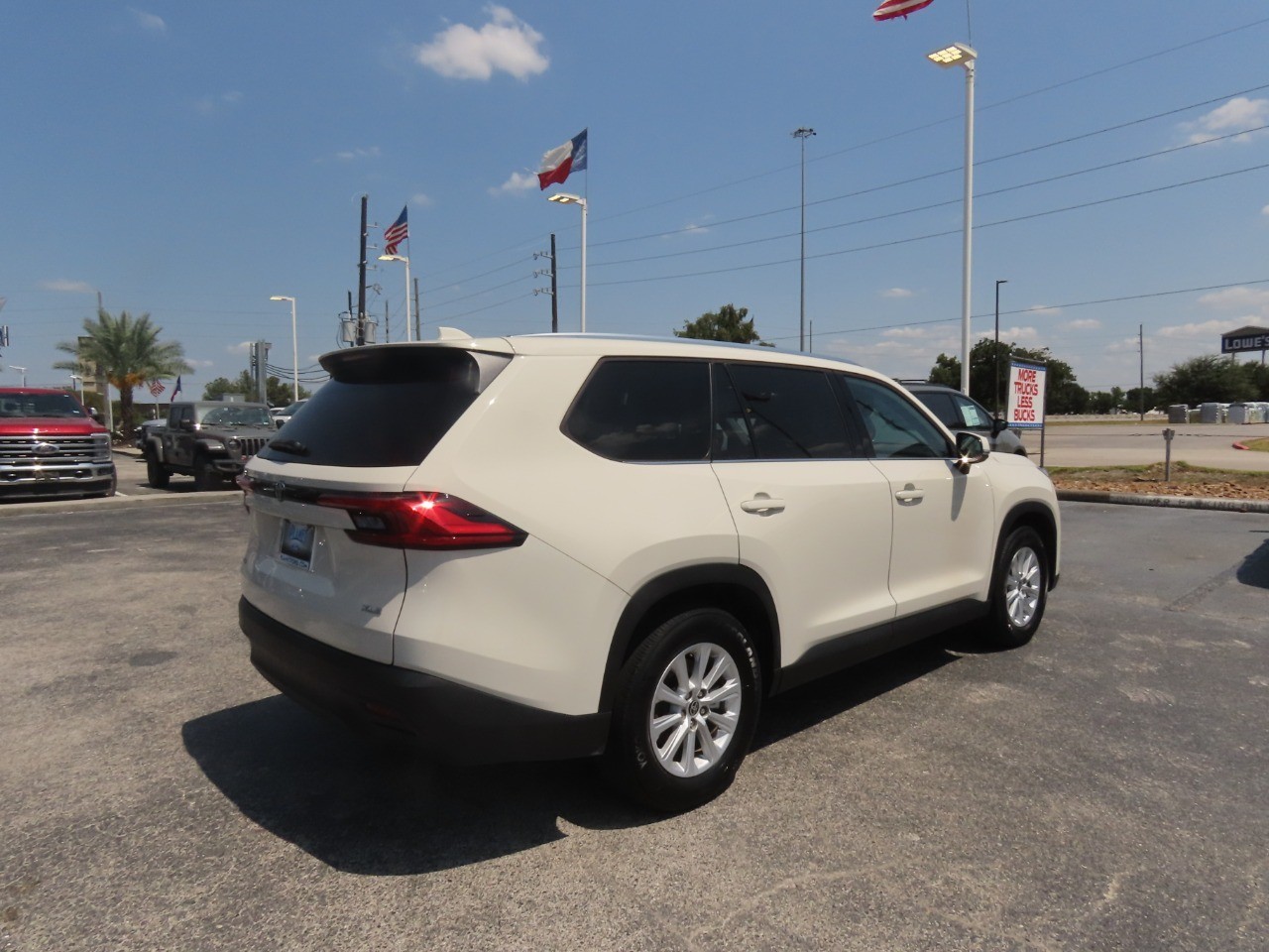 2024 Toyota Grand Highlander photo 11 of 34