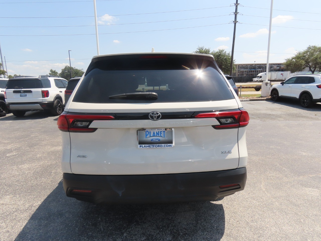 2024 Toyota Grand Highlander photo 13 of 34