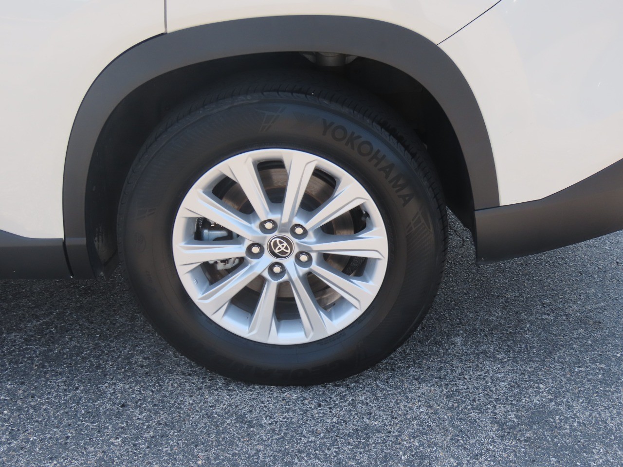 2024 Toyota Grand Highlander photo 18 of 34