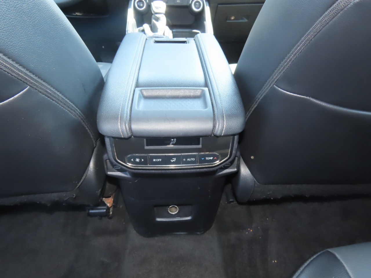 2024 Toyota Grand Highlander photo 23 of 34