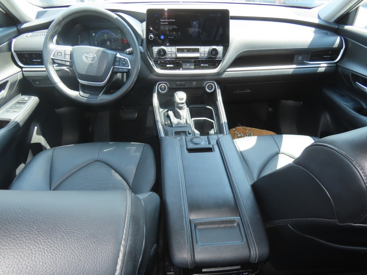 2024 Toyota Grand Highlander photo 25 of 34