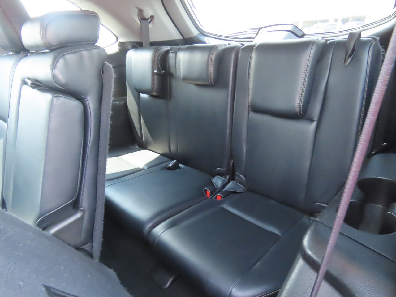 2018 Toyota Highlander photo 20 of 32