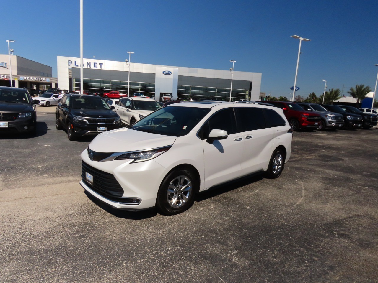 used 2023 Toyota Sienna car, priced at $42,999