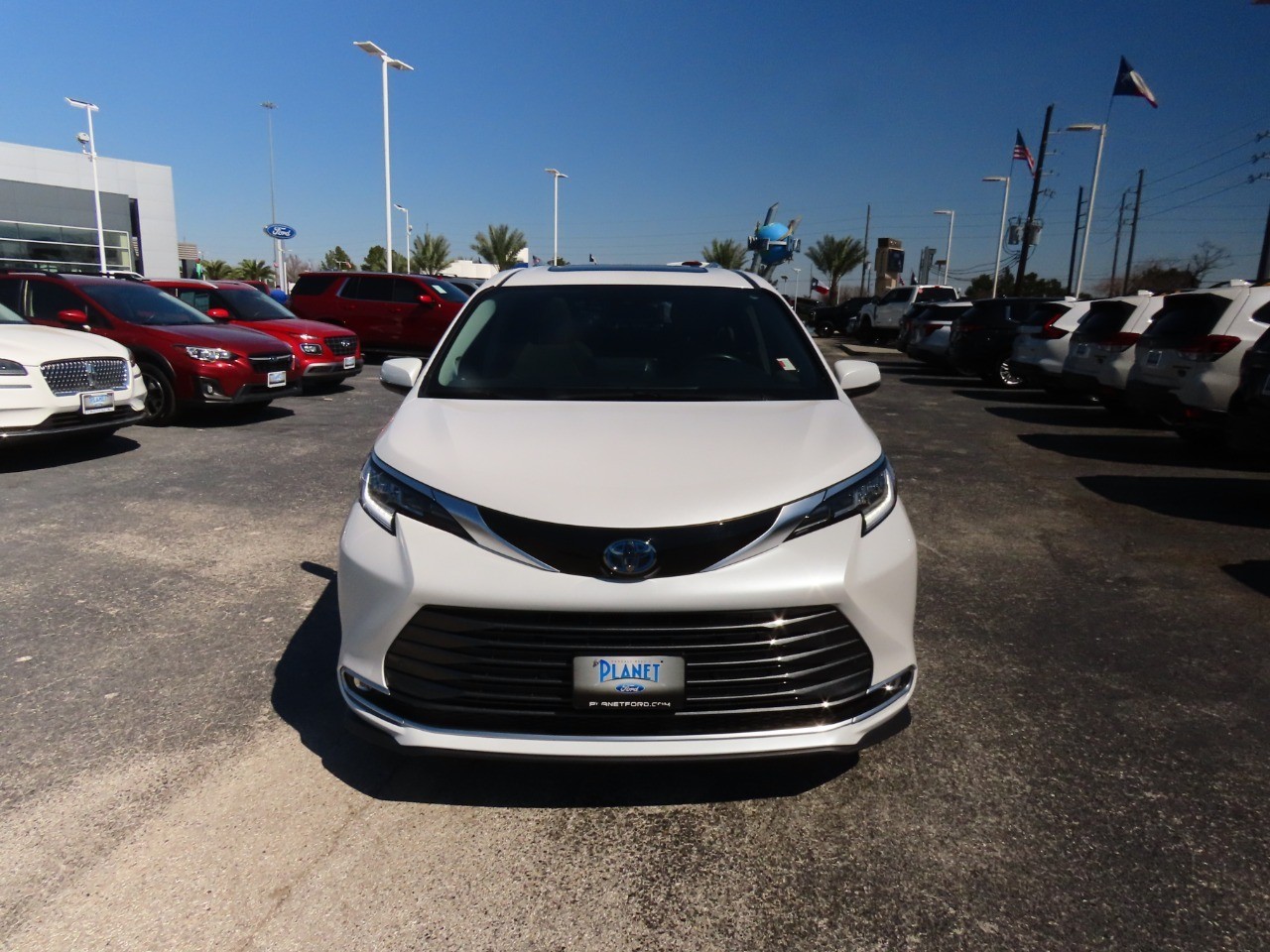 used 2023 Toyota Sienna car, priced at $42,999