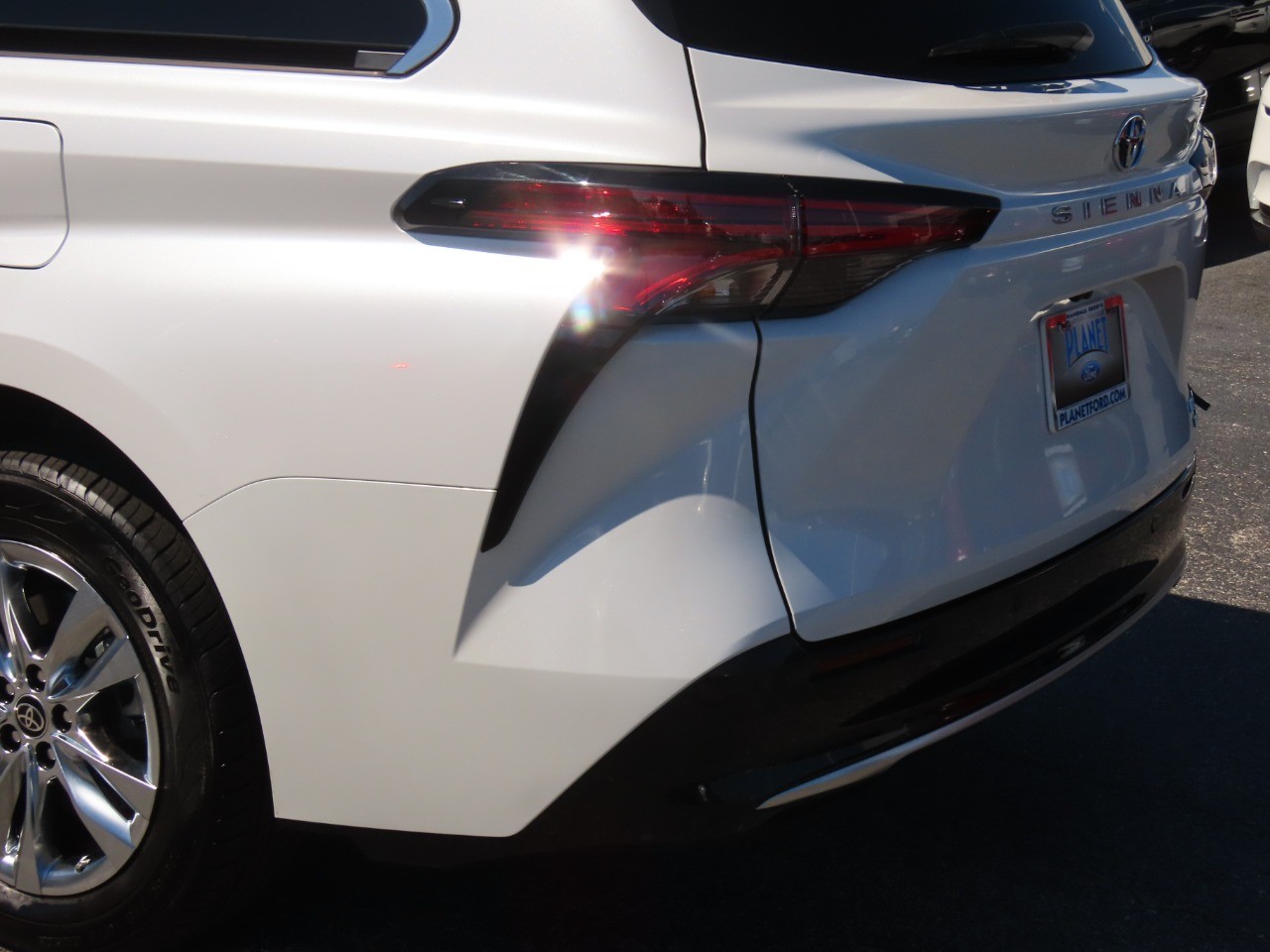 used 2023 Toyota Sienna car, priced at $42,999