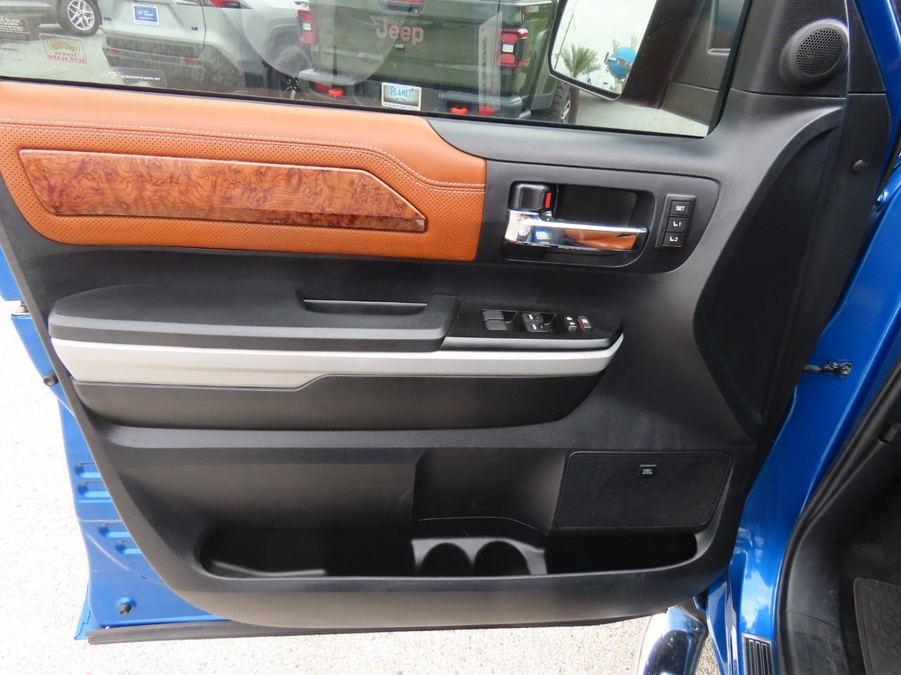 used 2018 Toyota TUNDRA 4WD car, priced at $27,999