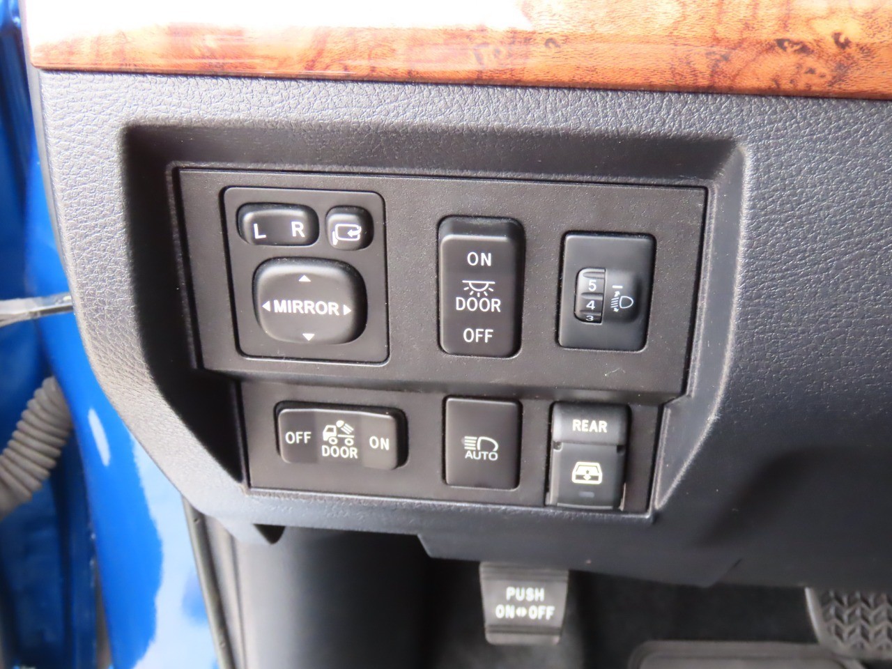 used 2018 Toyota TUNDRA 4WD car, priced at $27,999