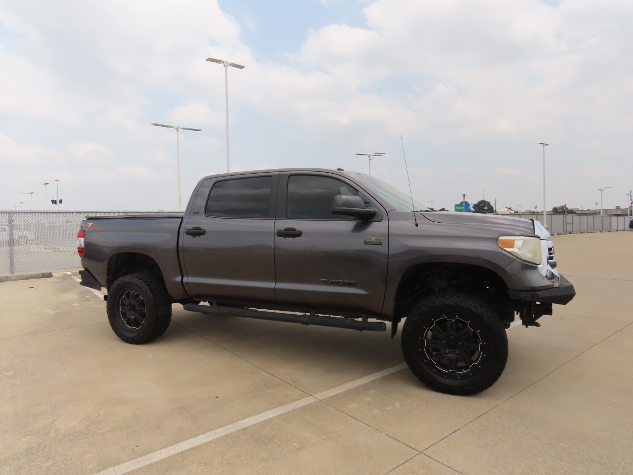 2016 Toyota Tundra 4WD Truck SR5 - 6
