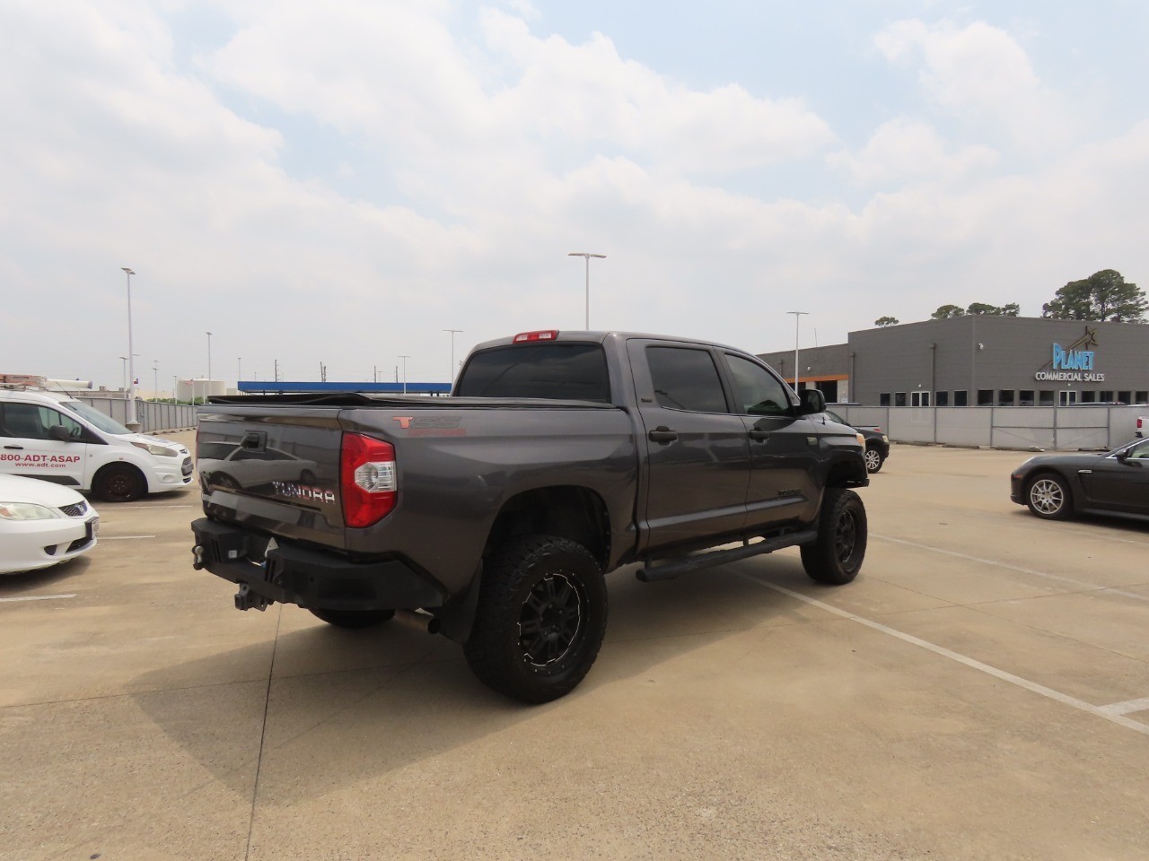 2016 Toyota Tundra 4WD Truck SR5 - 10