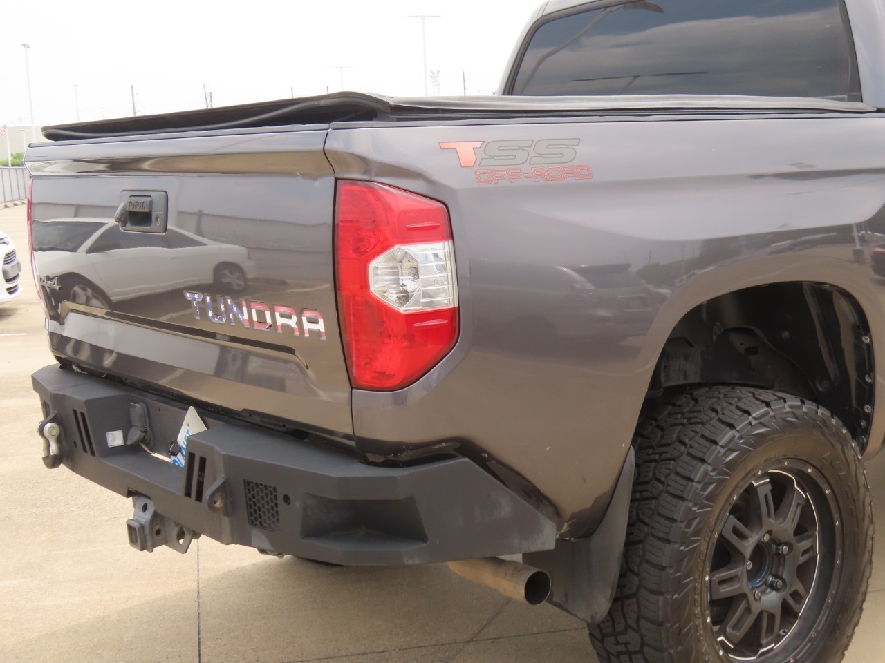 2016 Toyota Tundra 4WD Truck SR5 - 11