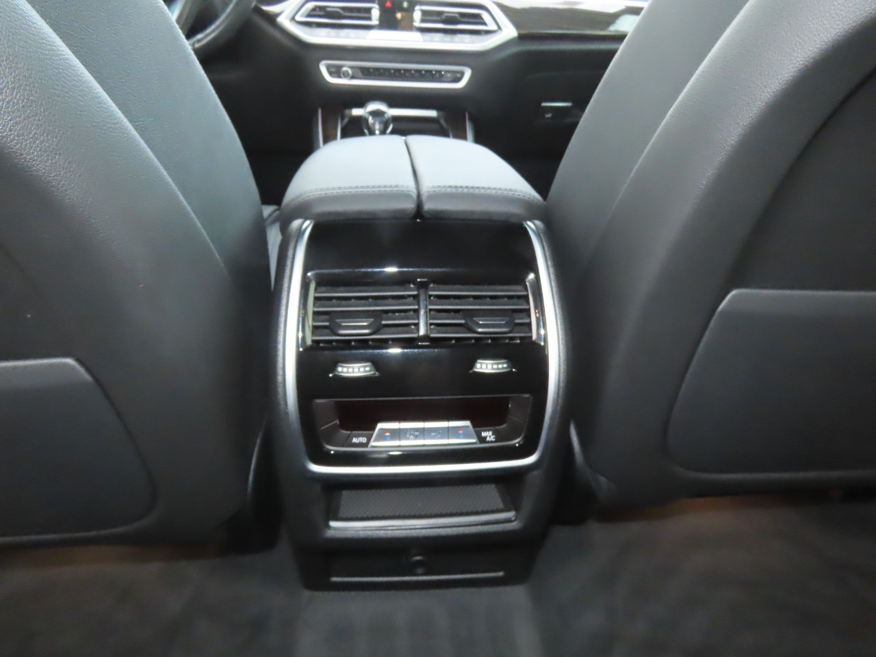 2021 BMW X5 photo 22 of 26