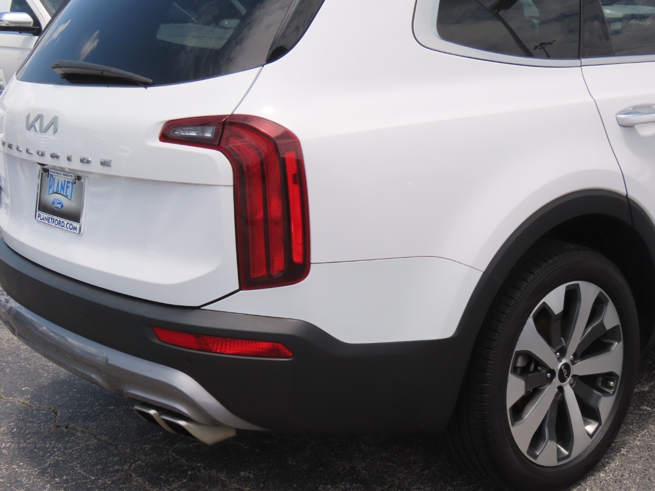 2022 Kia Telluride S - 11