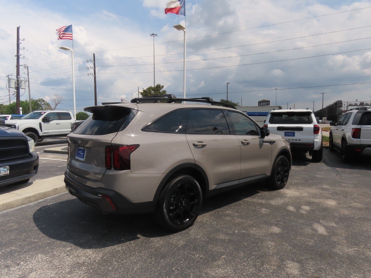 2025 Kia Sorento photo 9 of 30