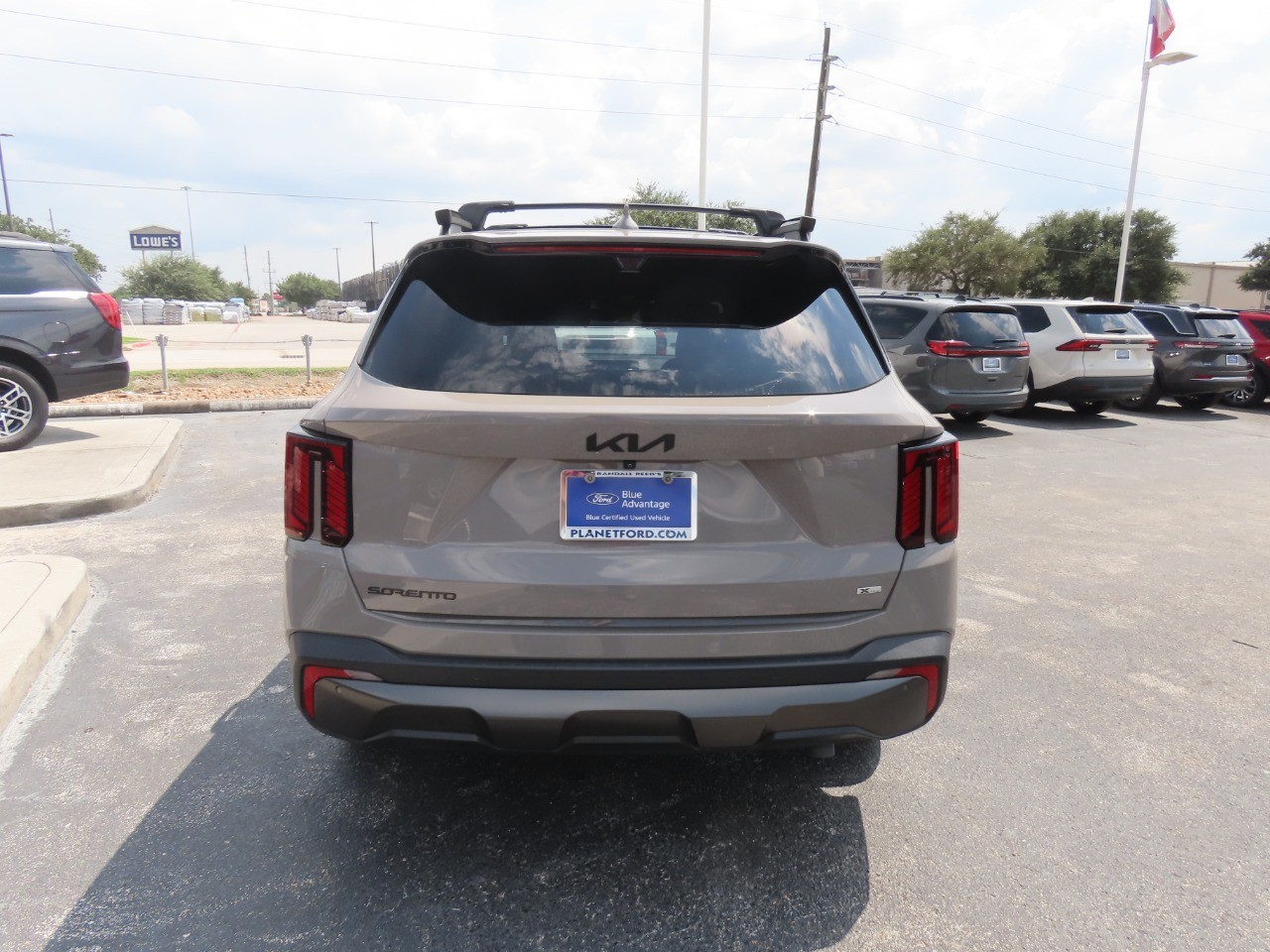 2025 Kia Sorento photo 11 of 30