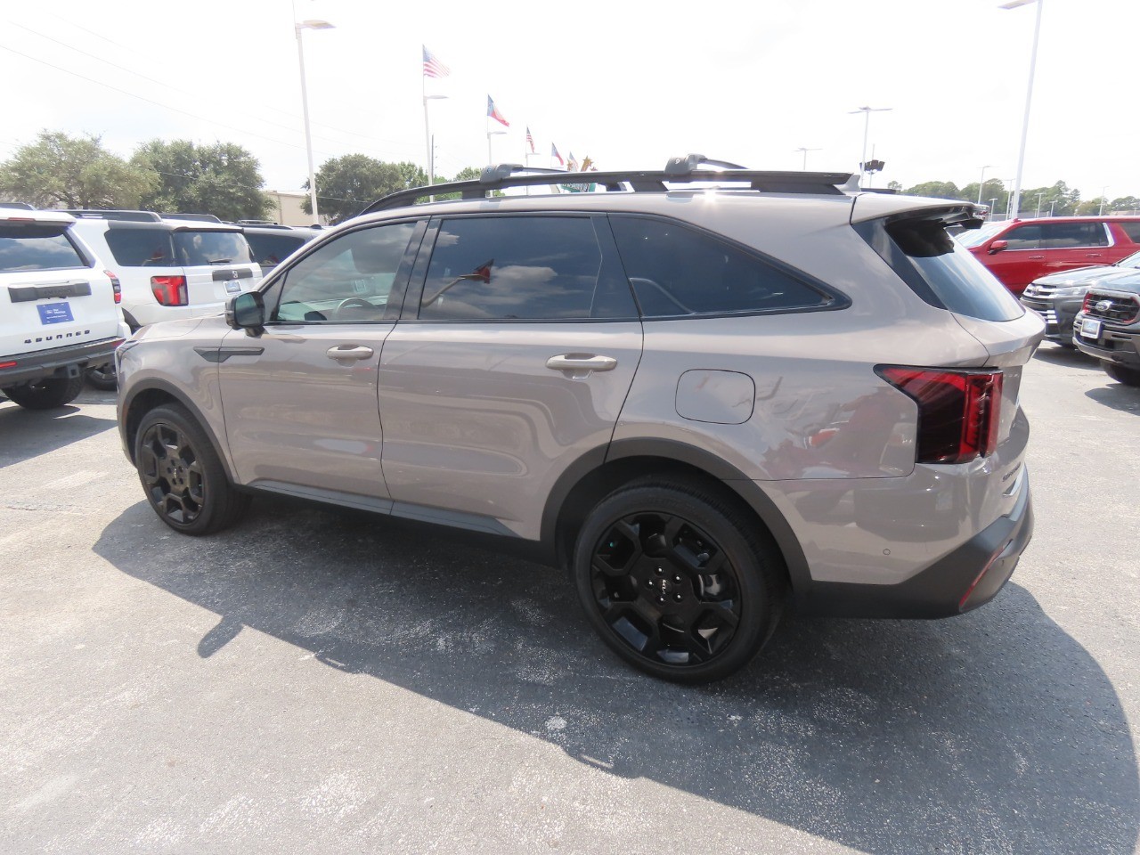 2025 Kia Sorento photo 15 of 30