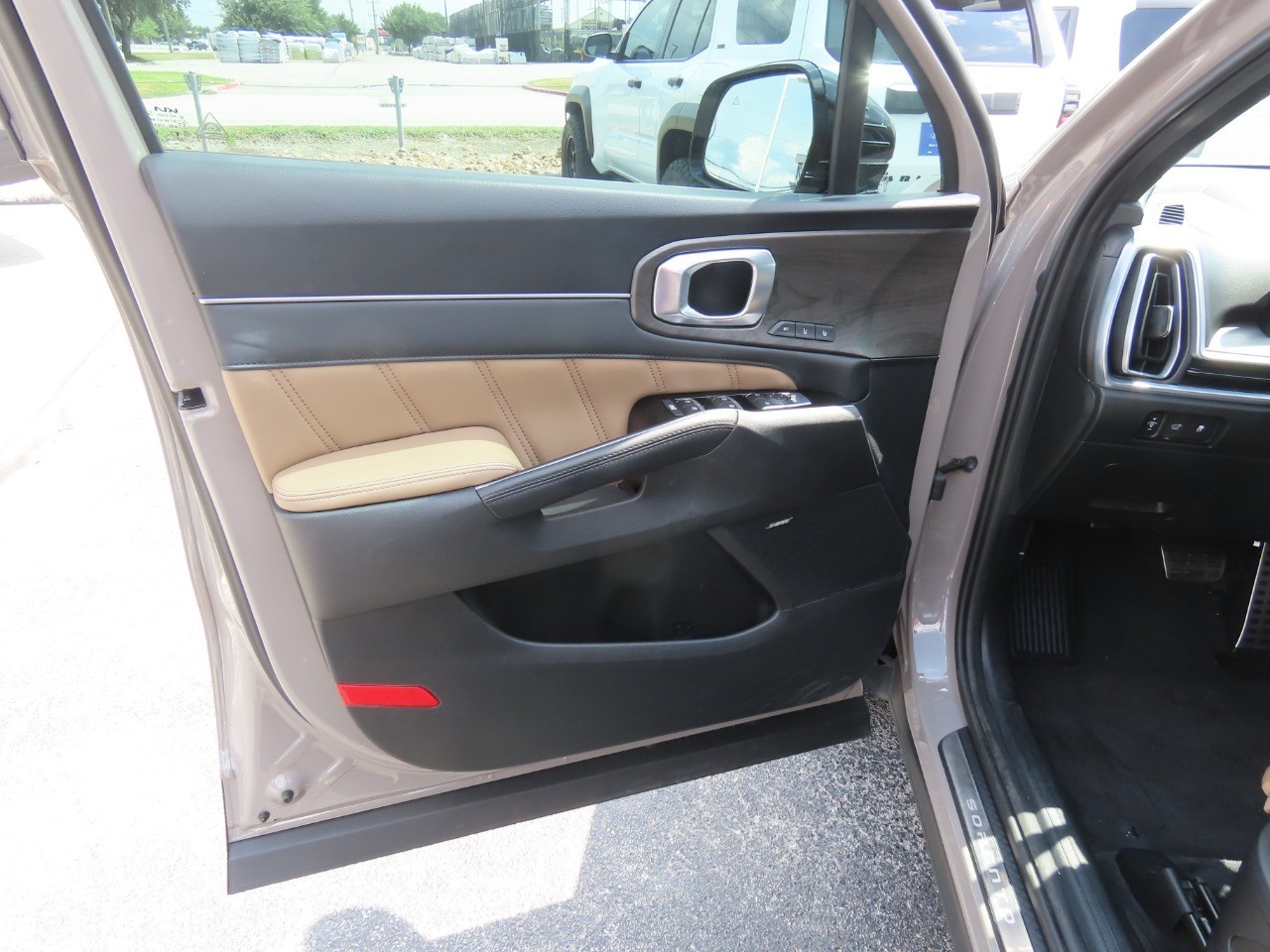 2025 Kia Sorento photo 23 of 30