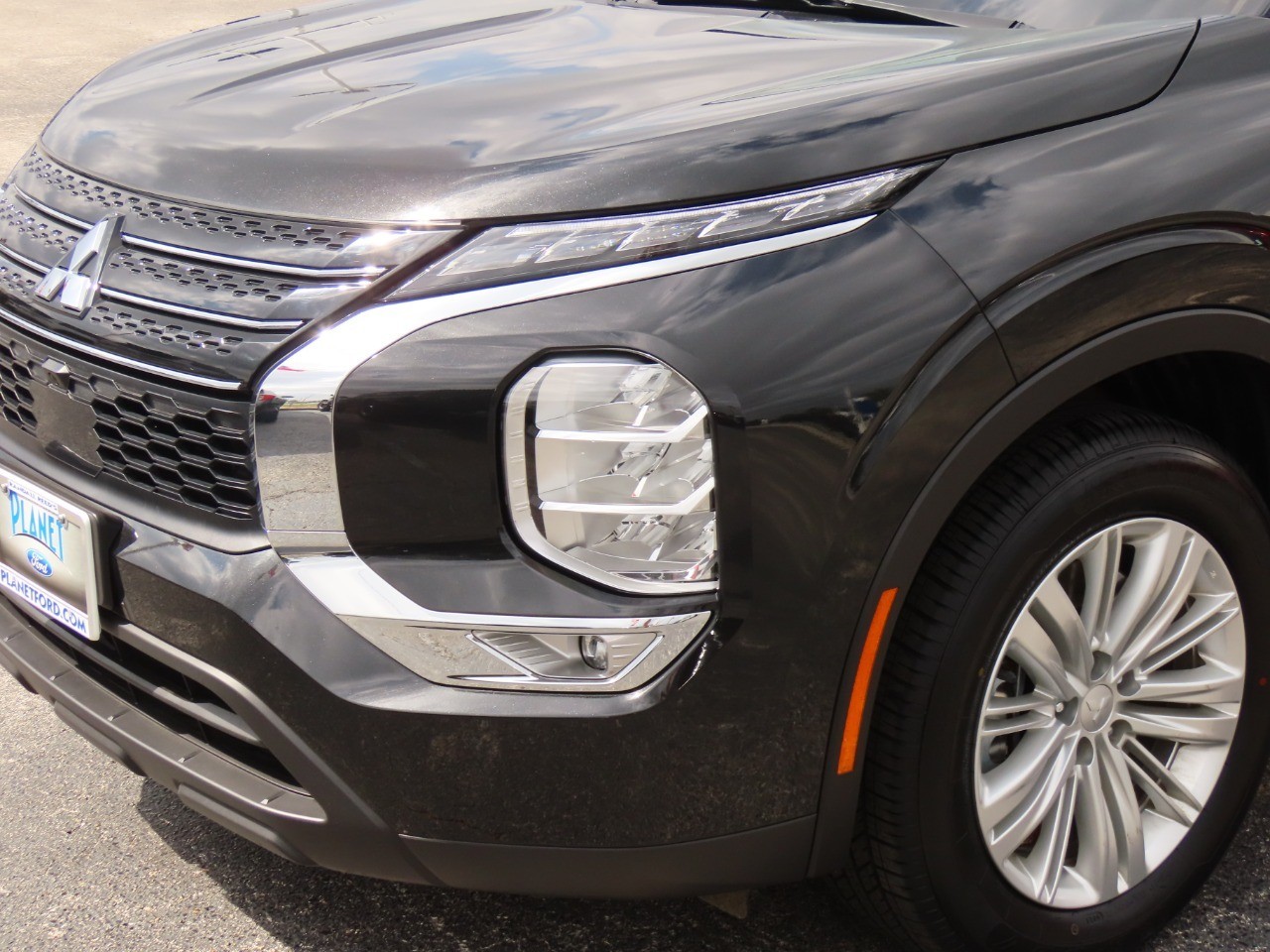 used 2024 Mitsubishi Outlander car, priced at $20,999