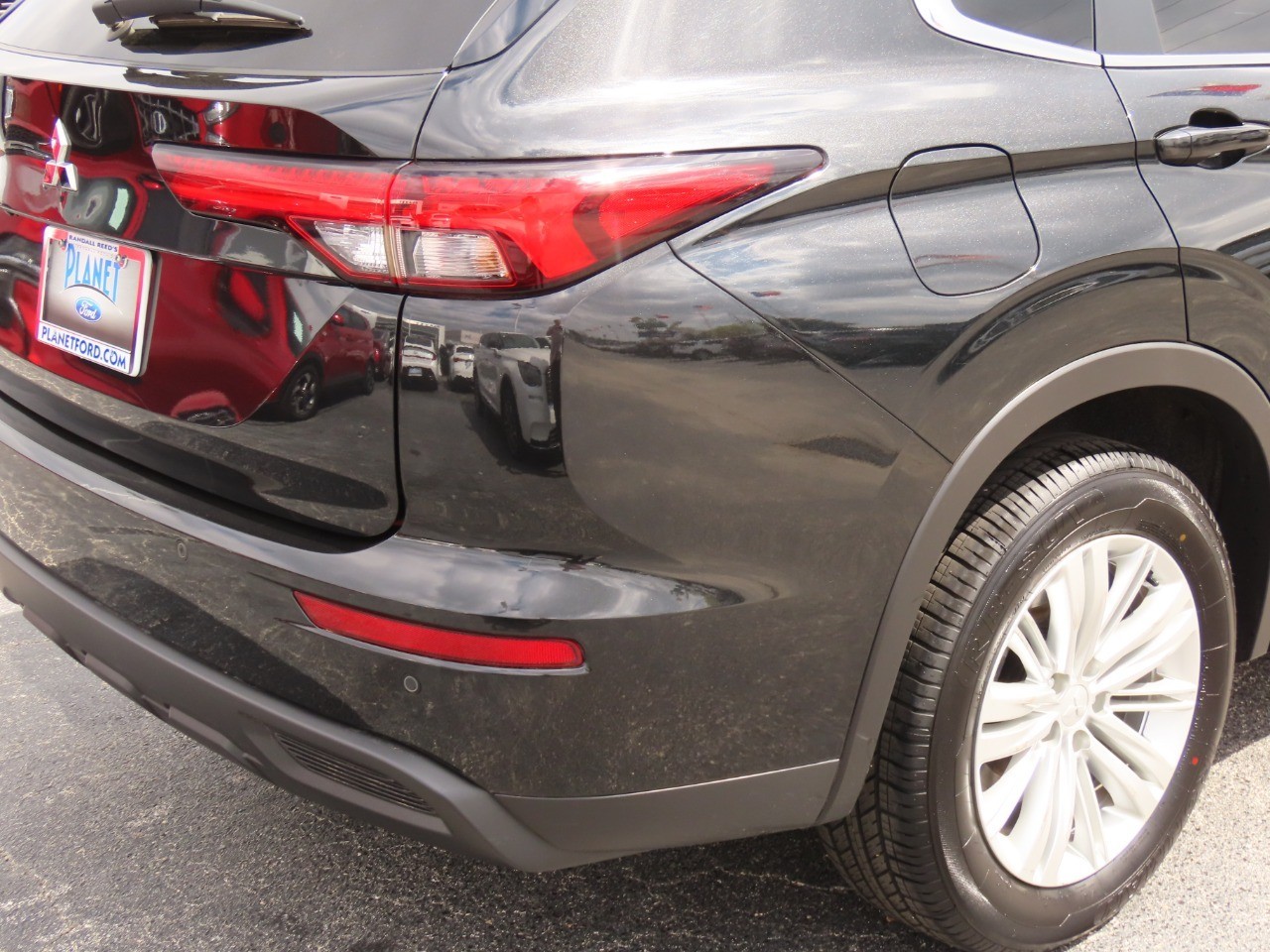 used 2024 Mitsubishi Outlander car, priced at $20,999