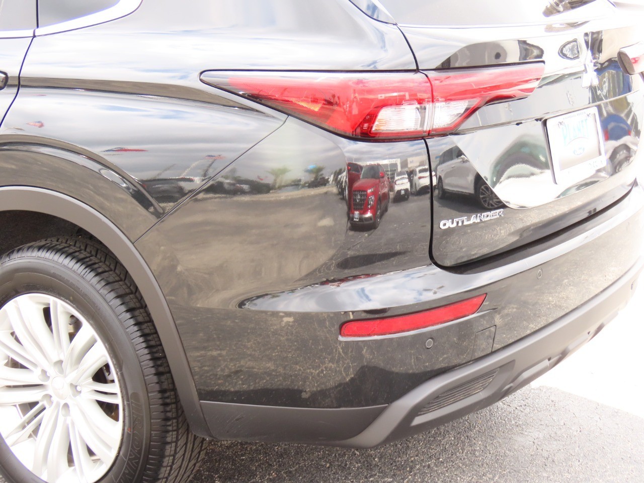 used 2024 Mitsubishi Outlander car, priced at $20,999