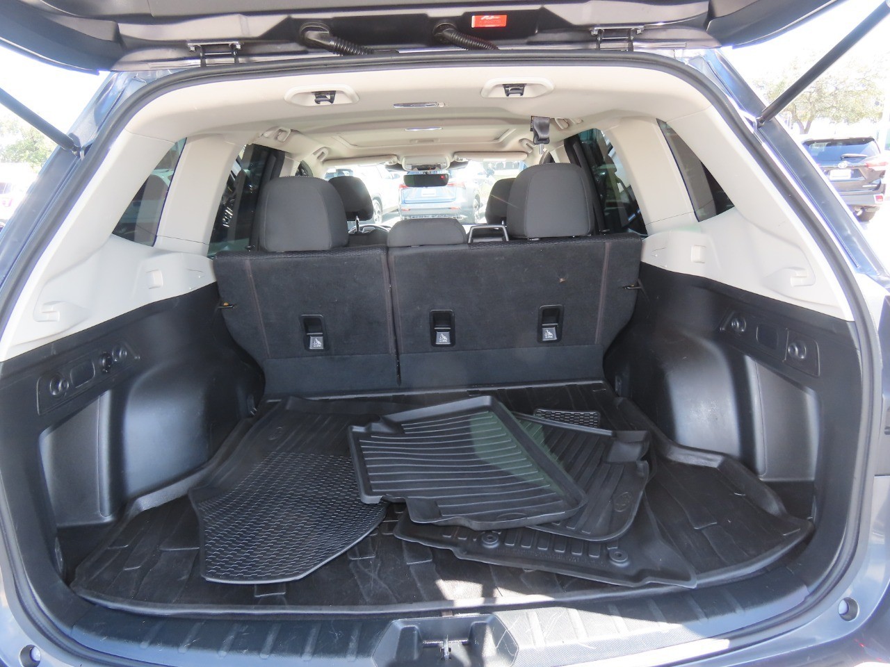 2022 Subaru Forester photo 14 of 32
